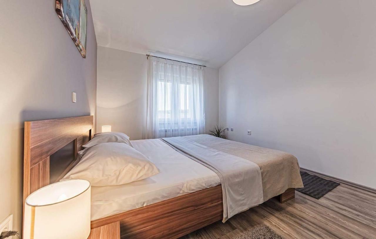 Apartment Lavander 01 プーラ エクステリア 写真