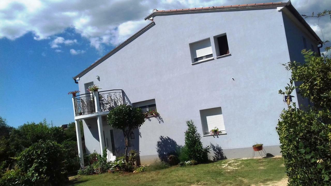 Apartment Lavander 01 プーラ エクステリア 写真